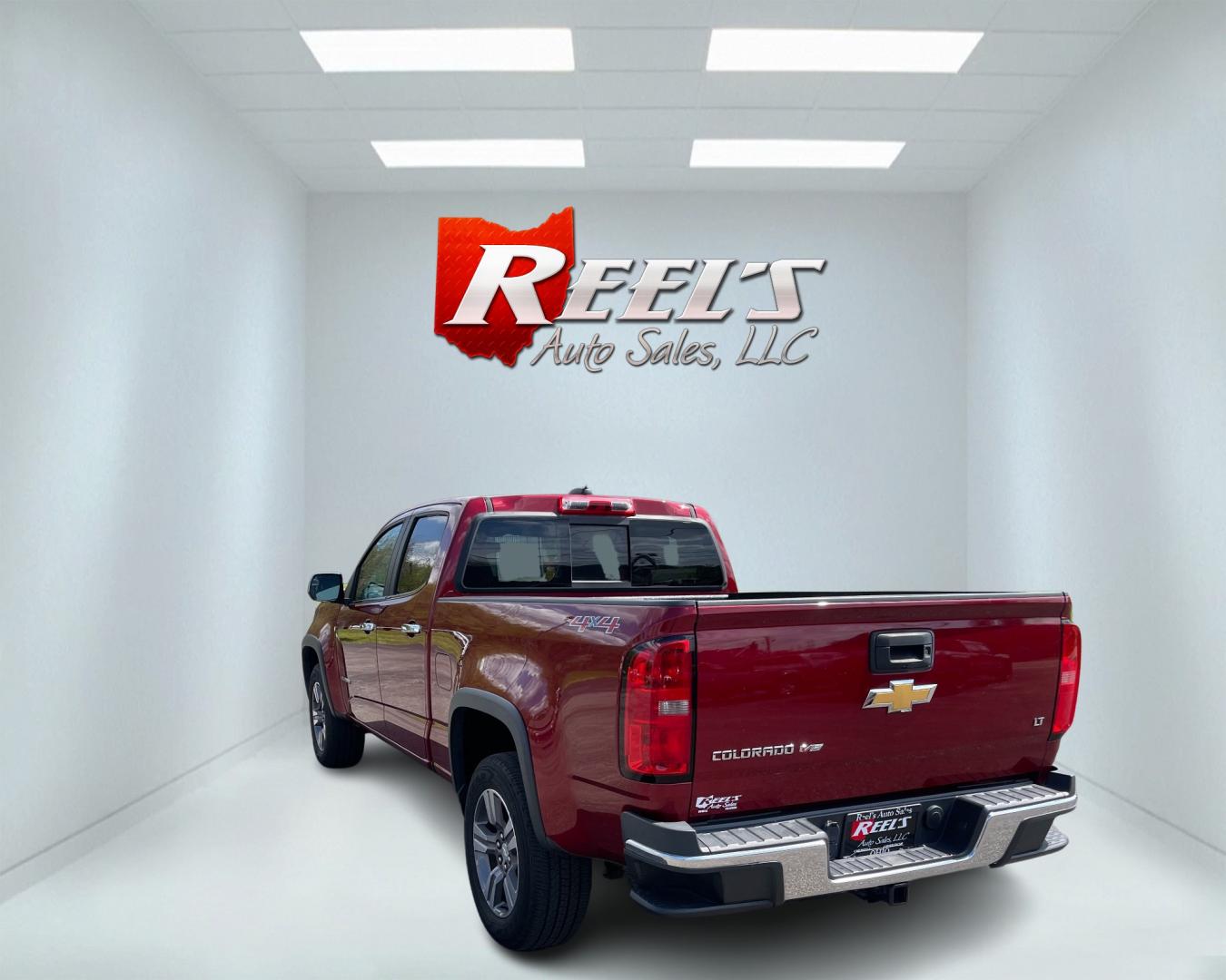 2018 Red /Black Chevrolet Colorado LT Crew Cab 4WD Long Box (1GCGTCENXJ1) with an 3.6L V6 DOHC 24V GAS engine, 8-Speed Automatic transmission, located at 547 E. Main St., Orwell, OH, 44076, (440) 437-5893, 41.535435, -80.847855 - This 2018 Chevrolet Colorado Crew Cab Long Bed LT 4WD is a sturdy and versatile mid-size truck that combines robust performance with comfort and modern technology. It is powered by a 3.6L V6 engine coupled with an 8-speed automatic transmission, capable of delivering efficient highway fuel economy o - Photo#9